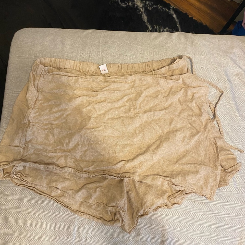 Old Navy Tan Elastic Waist Linen-Blend Shorts